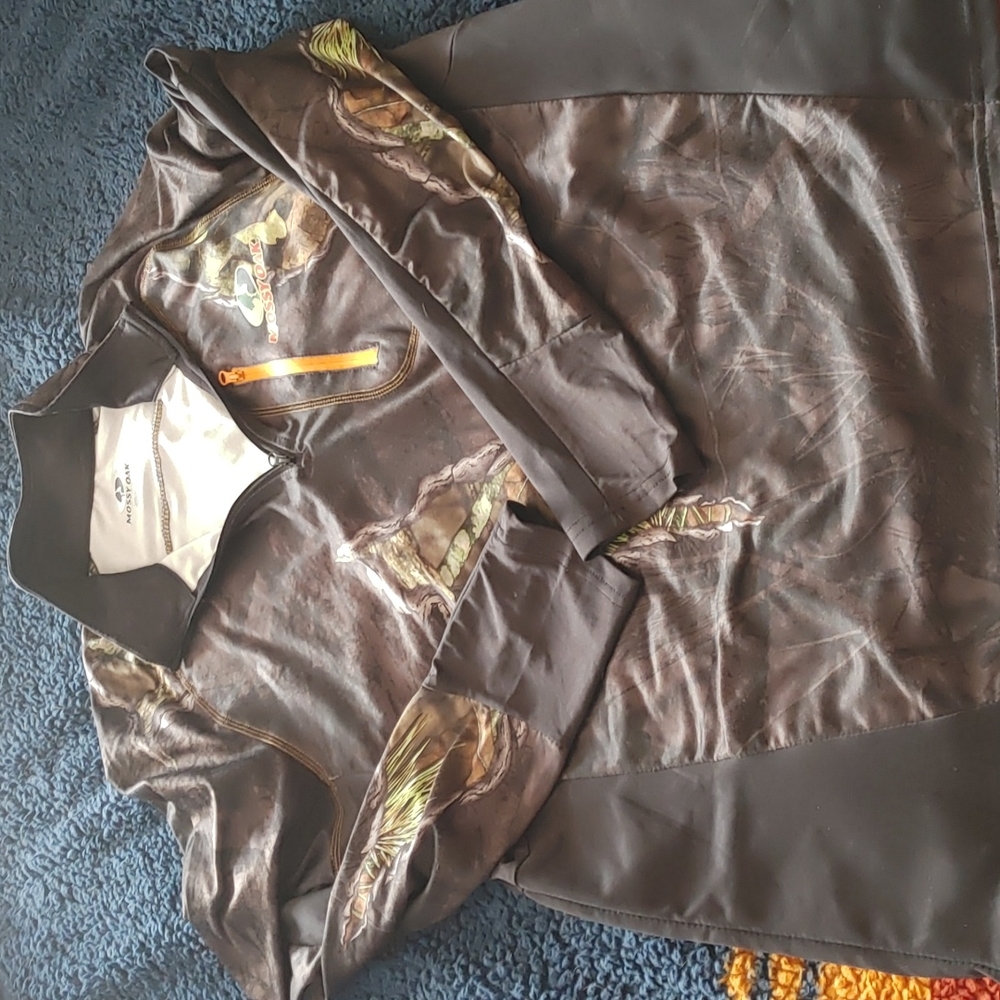 Mossy Oak men's M, Women's L pullover